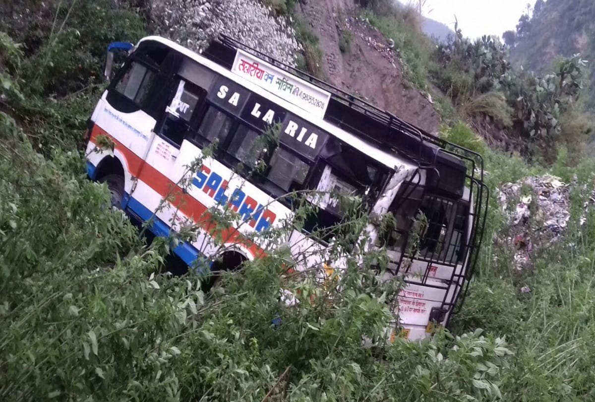eight passenger injured in a bus accident at chamba himachal