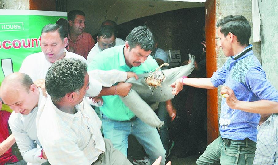 कसौली में मंडी की बेटी की हत्या पर कांग्रेस का जोरदार प्रदर्शन