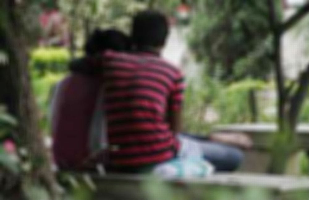 police caught lover couples at district hospital