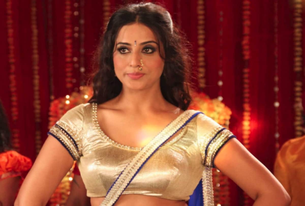 Mahie Gill Reveals About live in boyfriend and daughter Veronica