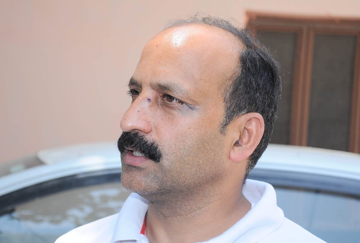 teacher beaten principal in govt boys school hamirpur