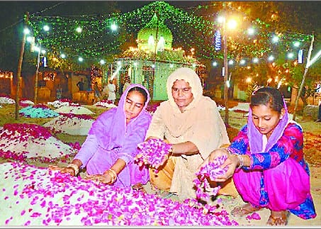 Devotees celebrates shab-e-baraat