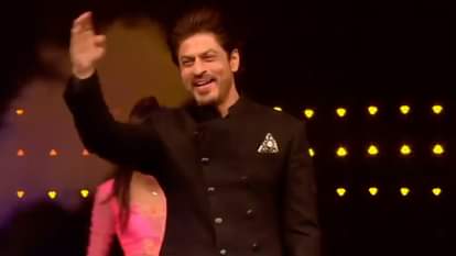 Aditya Chopra to direct Shah Rukh Khan in his next romantic film written by samir sharma