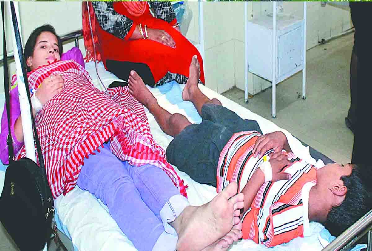 Two patients admitted on one bed in unnao district hospital