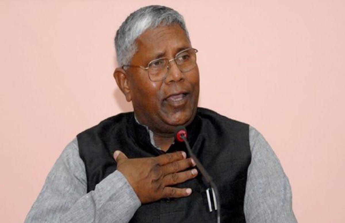 senior jdu leader and former bihar assembly speaker uday narayan choudhary leaves jdu