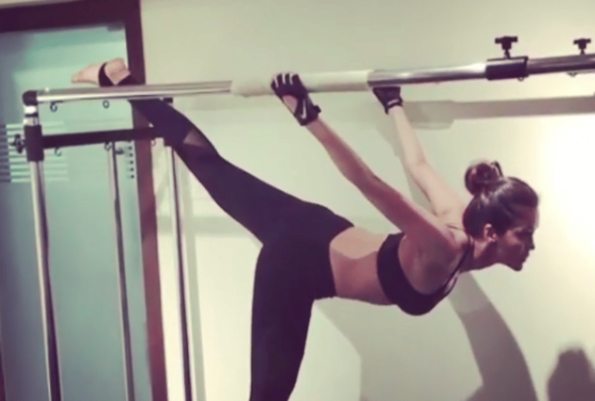 Shah rukh Khan onscreen wife Waluscha D Souza work out video has been viral