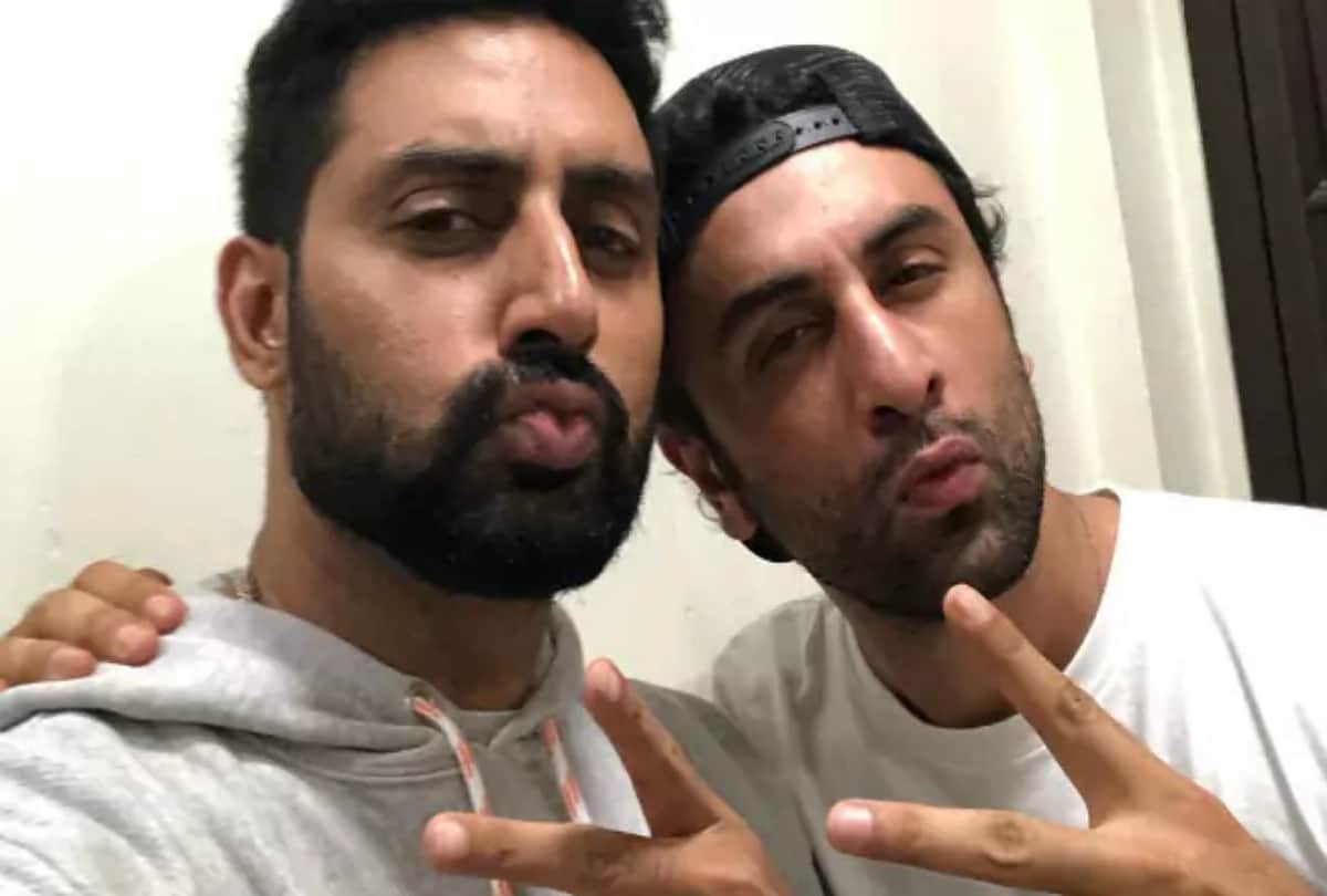 Abhishek Bachchan Ranbir Kapoor copy Amitabh Bachchan Rishi Kapoor pout