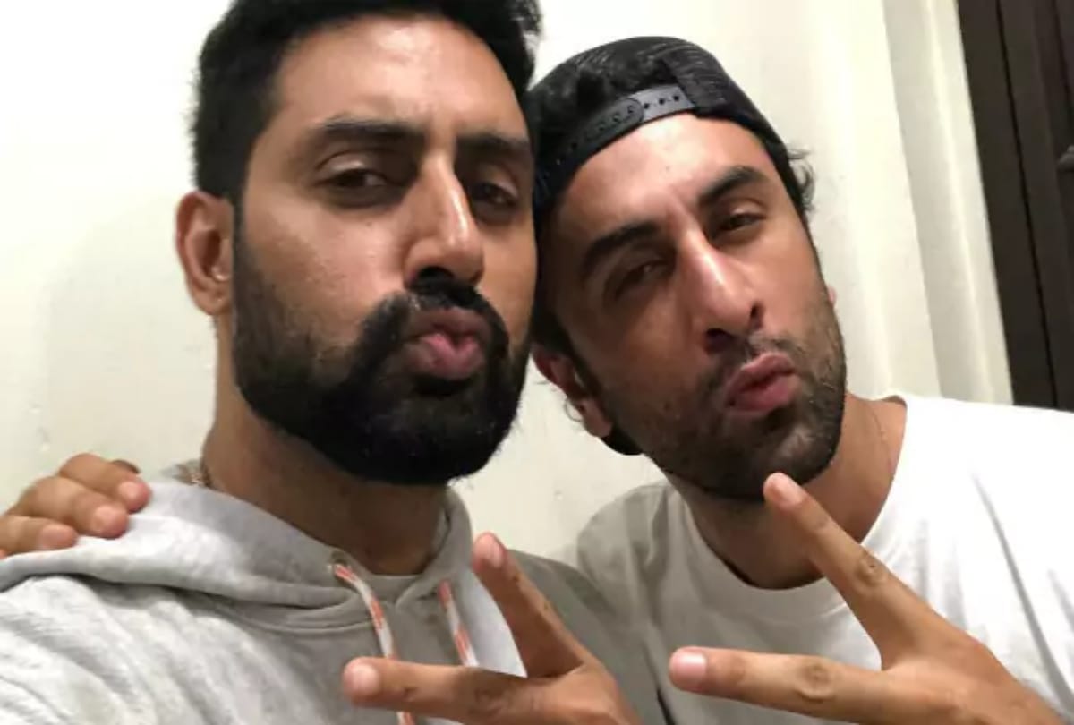 Abhishek Bachchan Ranbir Kapoor copy Amitabh Bachchan Rishi Kapoor pout