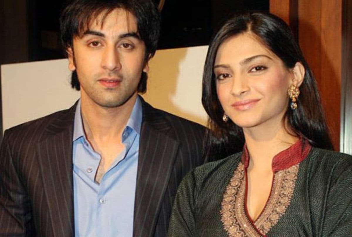 sonam kapoor invites ex boyfriend ranbir kapoor on her marriage