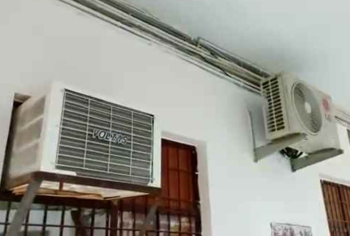 electricity corporation caught power stealing at lucknow gyanodaya degree College