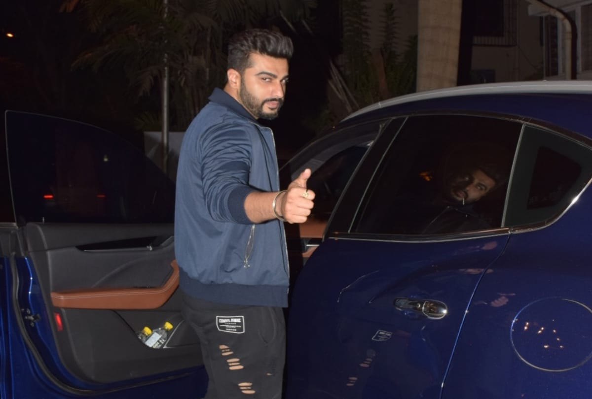 Arjun Kapoors caring gesture for photographer who fell down