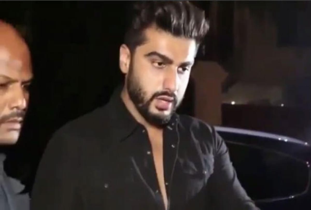 arjun kapoor share a photo of shanaya kapoor