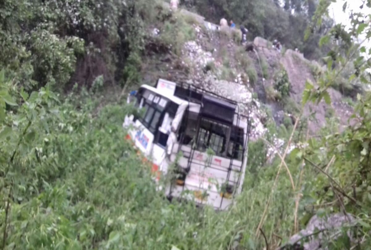 bus fell in gorge at nepal, eight killed
