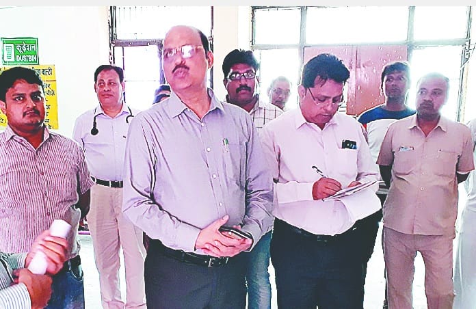 सीएमओ निरीक्षण में अनुपस्थित मिले कर्मचारी