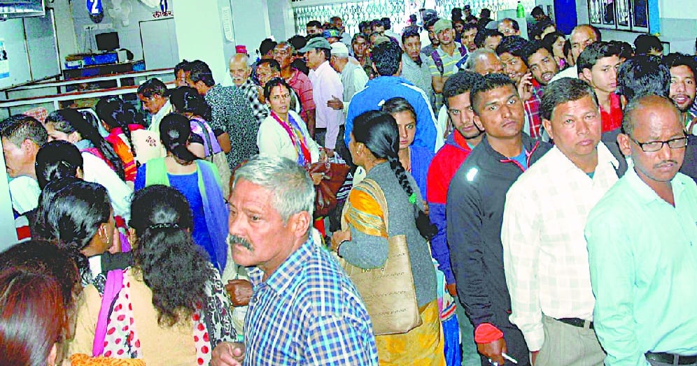 District chest free, cash crisis deepens