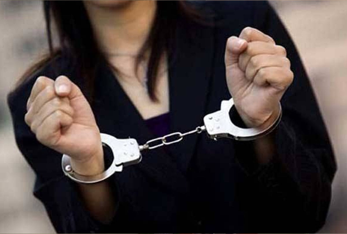 female con arrested for cheating police administration on bhopal