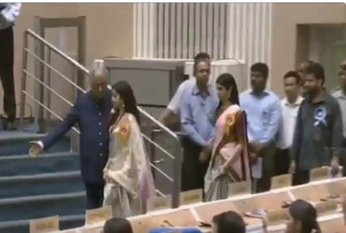 National Film Awards 2018: sridevi best actress award received by jhanvi and his father boney kapoor