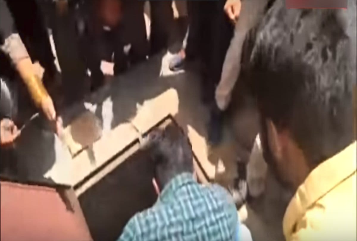 Video being viral of two female advocates fighting in court campus at Ajmer  