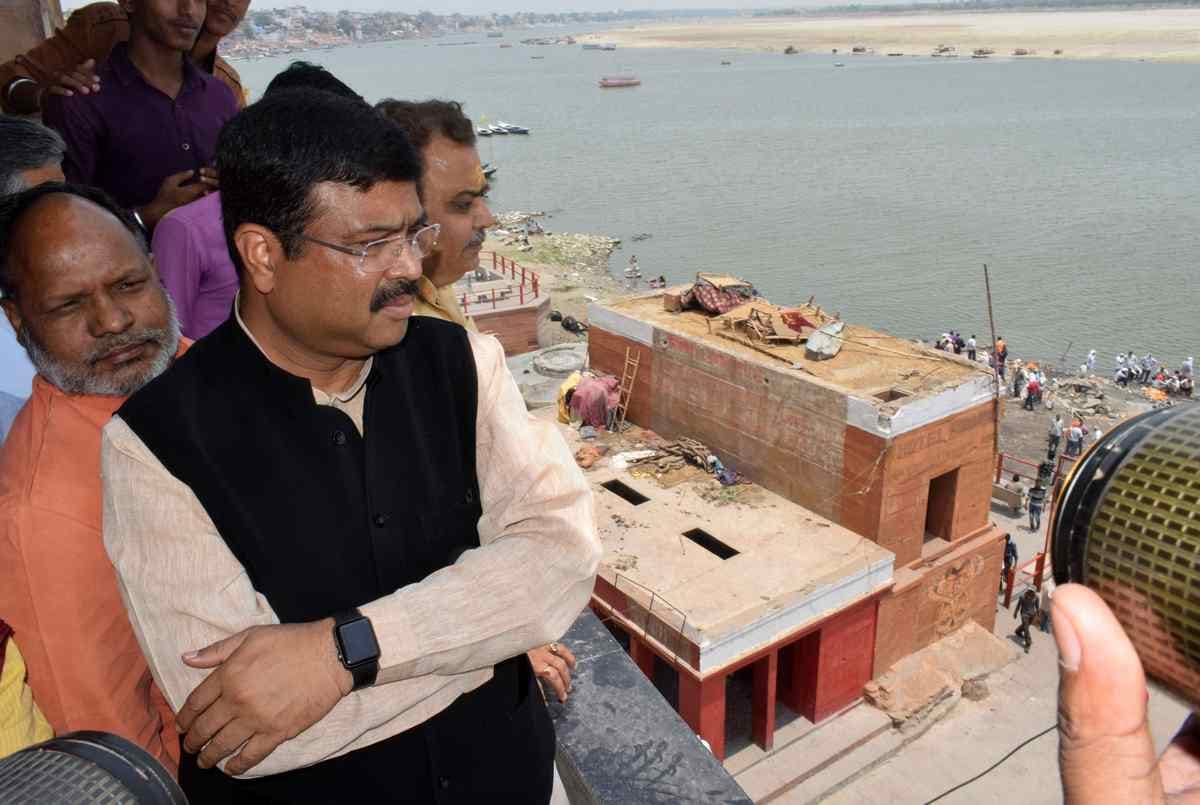Dharmendra pradhan came varanasin and wath CNG PNG facility