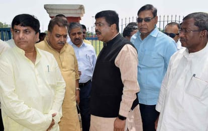 Dharmendra pradhan came varanasin and wath CNG PNG facility