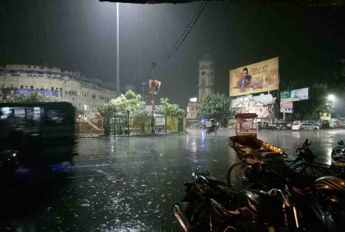 storm and heavy rain in up