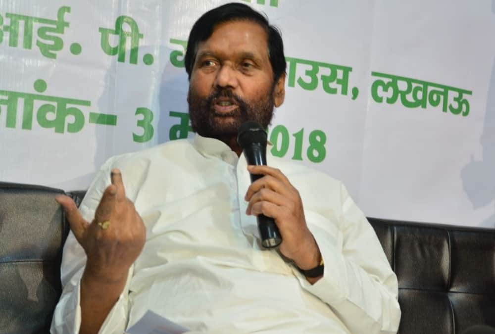 लोजपा अध्यक्ष और केंद्रीय खाद्य मंत्री राम विलास पासवान