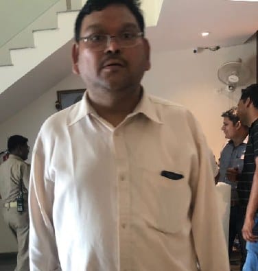saraf looted in mini bypass