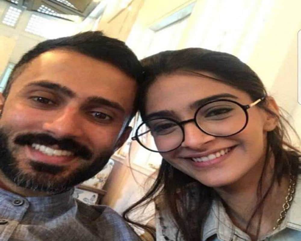 ‪‪Sonam Kapoor‬ will walk the Cannes red carpet without beau Anand Ahuja