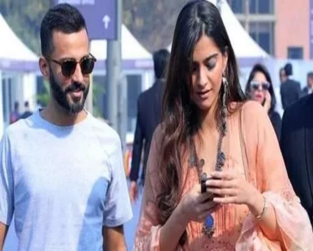 5 Relationship Lessons lovers can Learn From Sonam Kapoor And Anand Ahuja