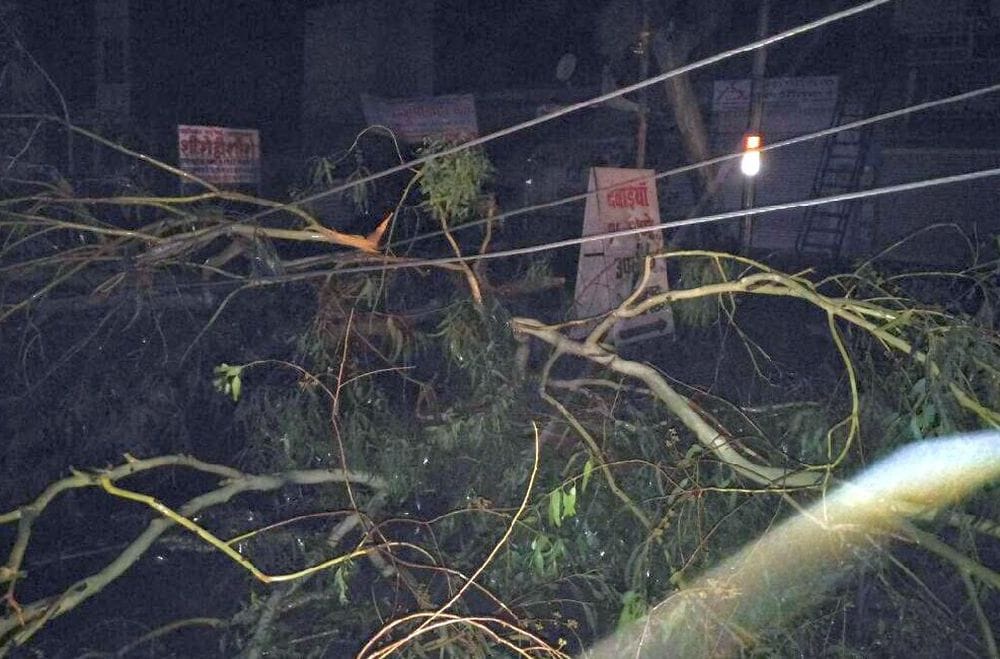 agra thirty six people died due to storm  