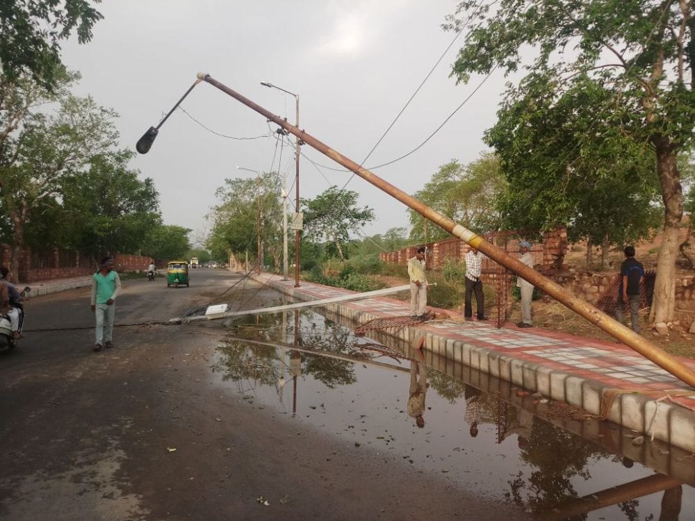 agra destruction in braj due to storm 