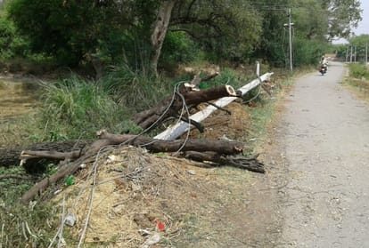 heavy loss due to storm and rain in uttar pradesh 