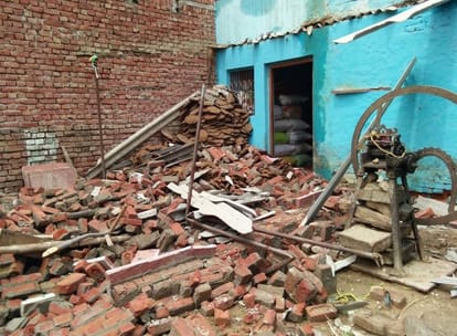 agra storms fatehpur Sikri monument damaged