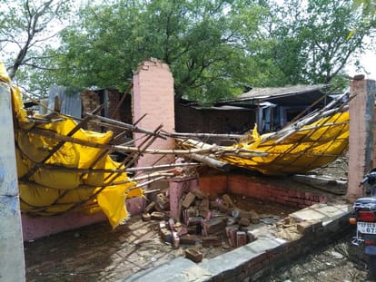 agra the home guard jumped into the air due to the storm