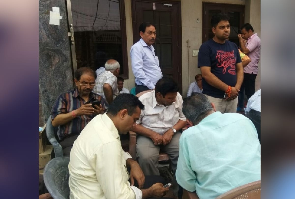 radio mirchi group manager tania accident was furious that her dead body found from back seat of car