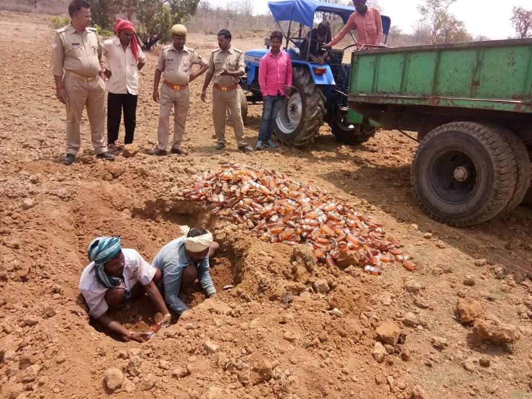 Chandauli police seized 17 thousand illegal wine bottle