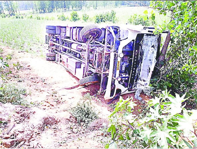 Roadways bus falls into ditch in purkaji