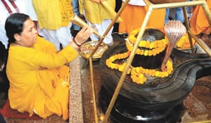 Leave the dream of power, Rahul: Uma Bharti