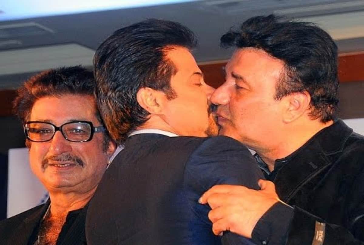 8 bollywood celebs with awkward face expression see here