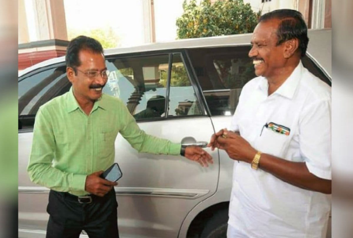Collector turn in to driver on his drivers retirement day