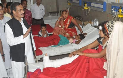 CM Yogi Adityanath reached in Agra for visit areas affected by storms