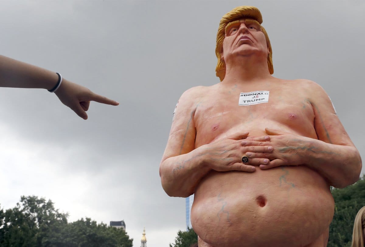 Donald Trumps Statue Auctions sold for twenty eight thousand Dollar