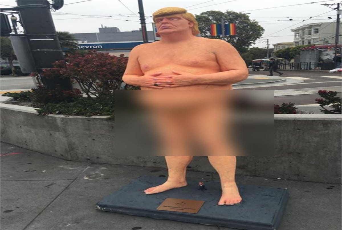 Donald Trumps Statue Auctions sold for twenty eight thousand Dollar