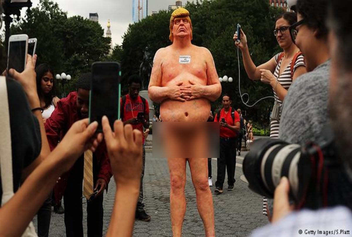 Donald Trumps Statue Auctions sold for twenty eight thousand Dollar