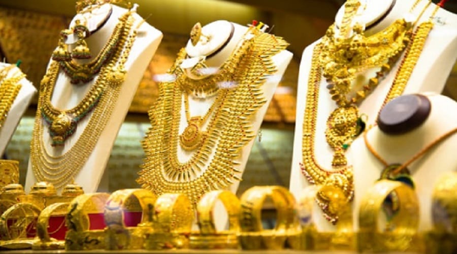 Gold price breaks record of five years