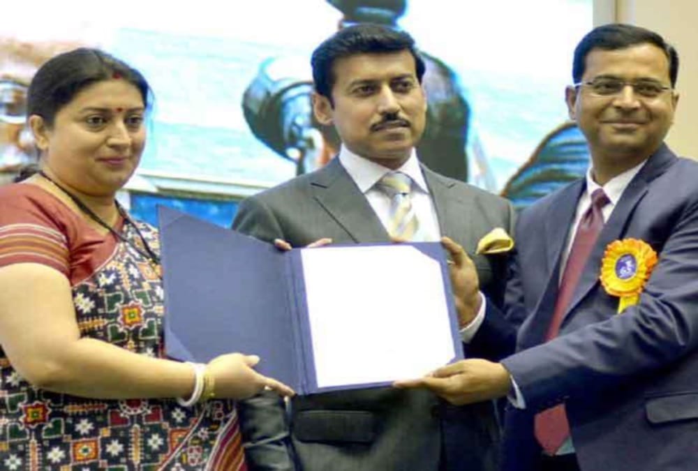 Uttarakhand get best Film friendly environment Award in delhi