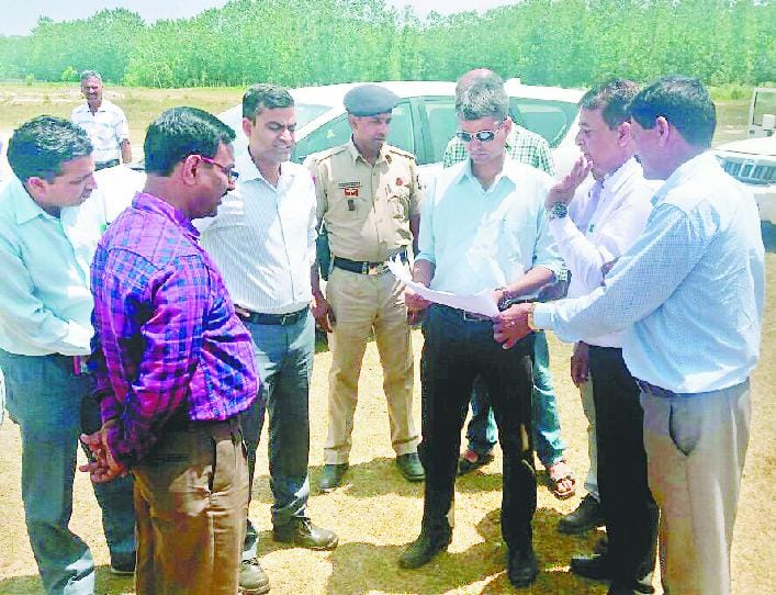 हवाई अड्डे के लिए नेर ढांगू साइट का निरीक्षण