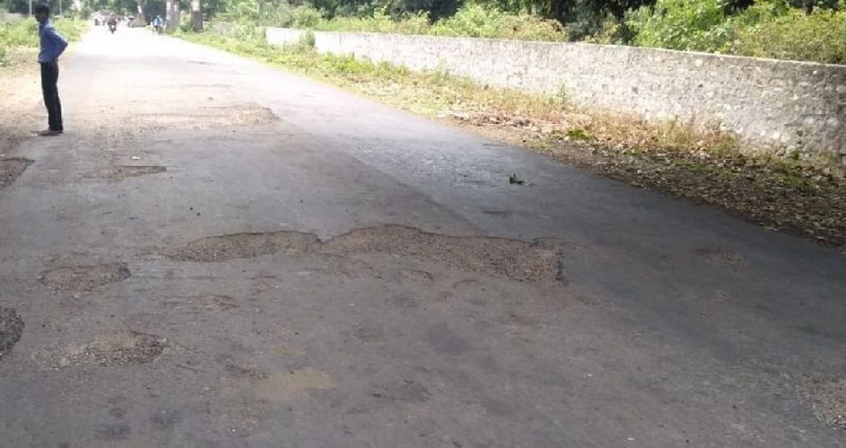 Congress, demonstrations about flaws in perennial roads