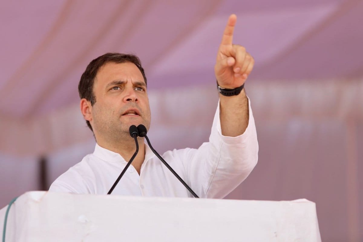 Rahul Gandhi says PM Modi does not respect his mentor lal krishna advani 