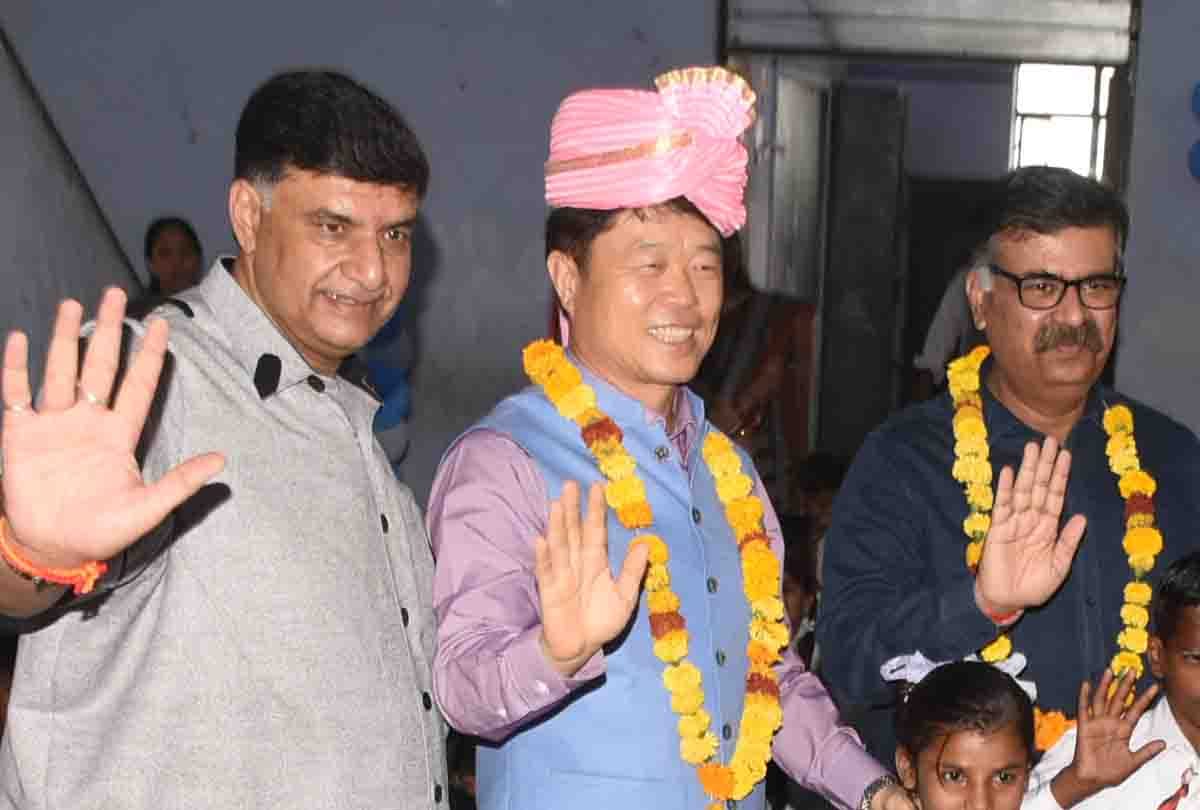 SAMSUNG CEO HC HONG IN KANPUR